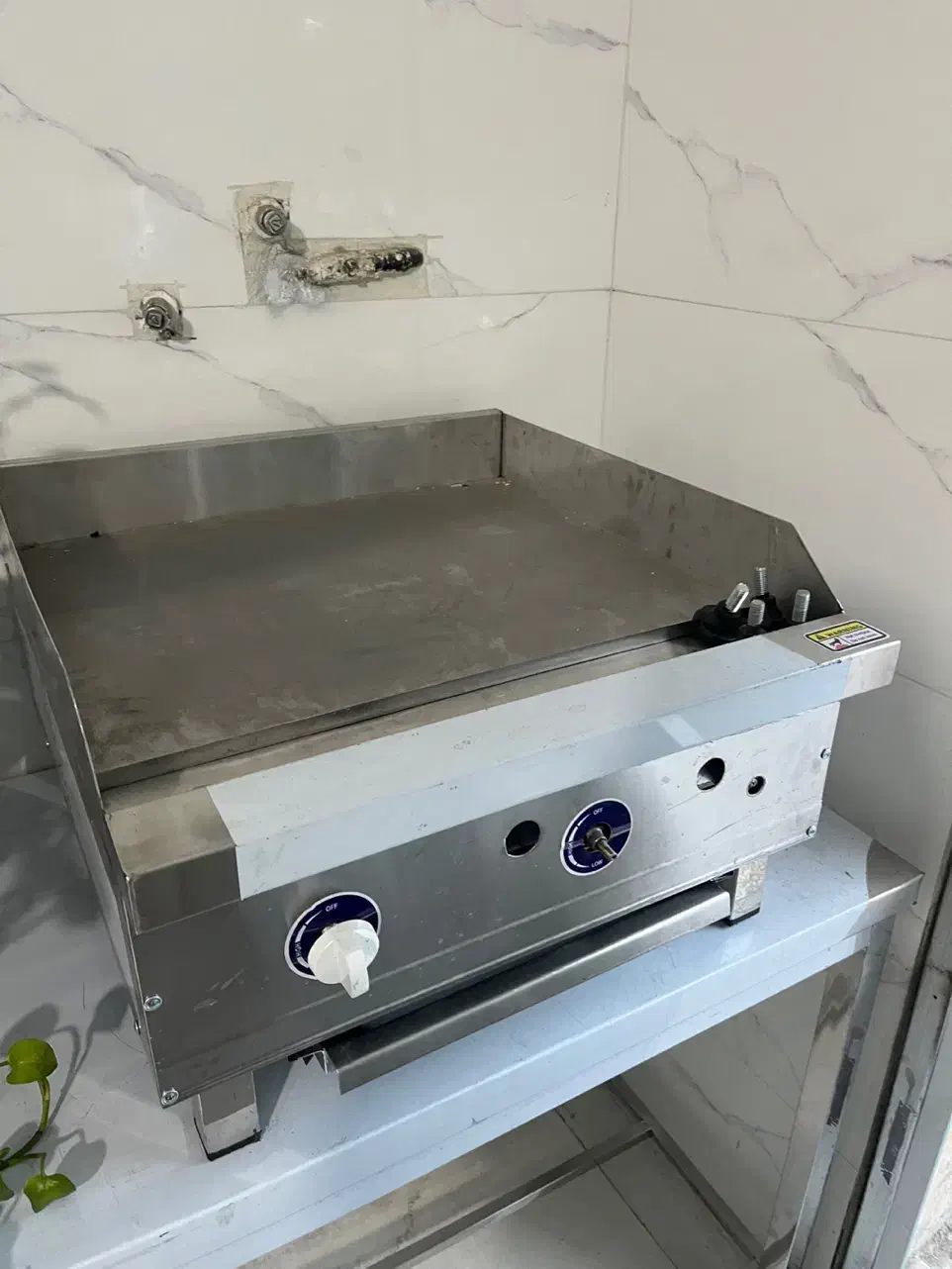 گریل ترکیبی ذغالی و روغنی اجاق ۴ شعله گاز رومیزی|کافیشاپ و رستوران|چمستان, |دیوار