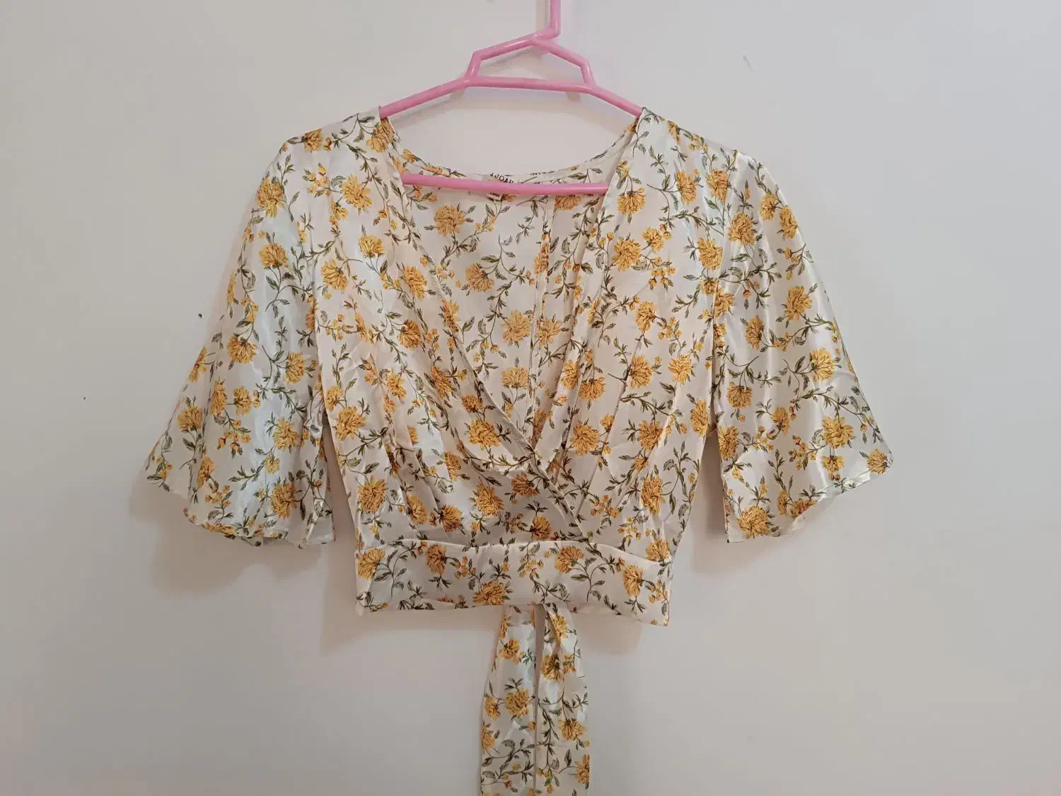 شومیز|لباس|بم, |دیوار