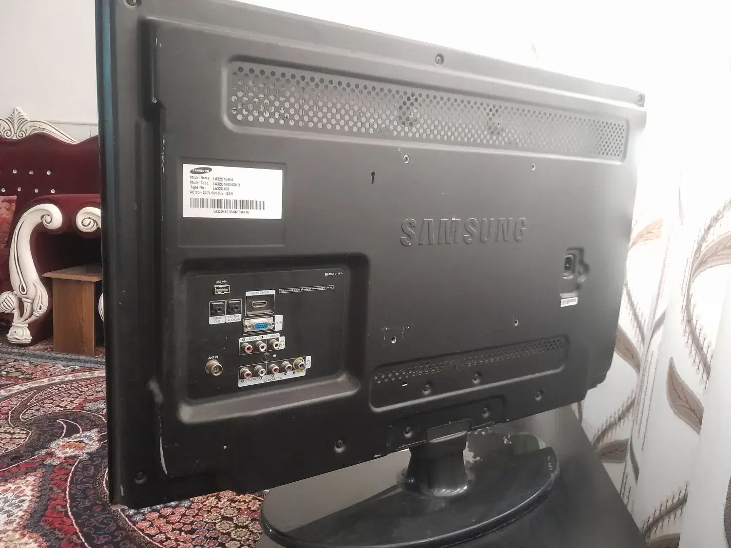 تلویزیون سونی ۲۱ اینچ سه تا سالم با میز|تلویزیون و پروژکتور|قم, نیروگاه|دیوار