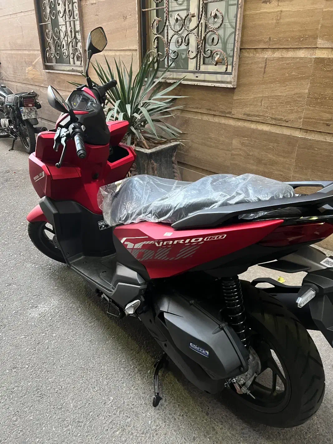 موتور کلیک واریو ۱۶۰ اصل|موتورسیکلت|تهران, منیریه|دیوار