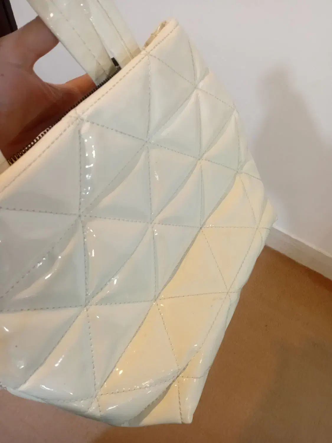 کیف مجلسی|کیف، کفش، کمربند|قم, شاه سید علی|دیوار