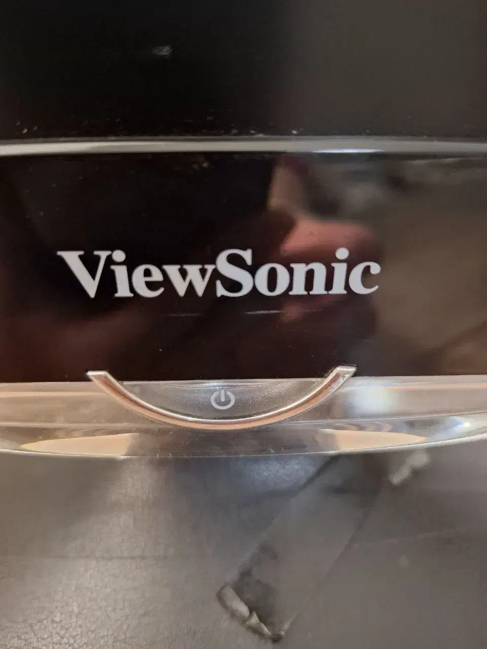 کامپیوتر و بعلاوه میز تمیز|رایانه رومیزی|خوی, |دیوار