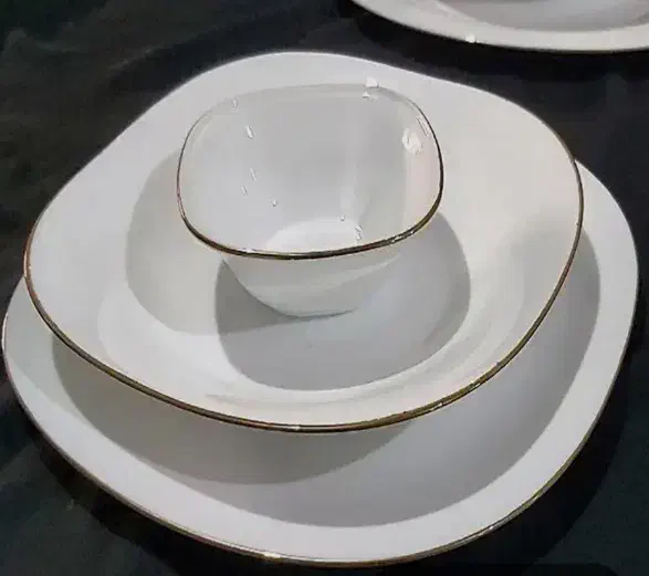 پلو خوری و خورشت خوری لب طلا مربع مارک پارس اوپال|ظروف سرو و پذیرایی|زنجان, |دیوار