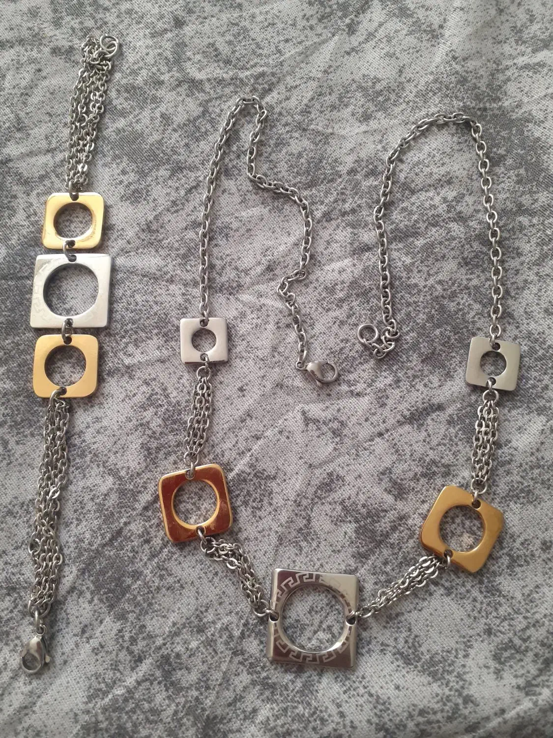 بدلیجات|بدلیجات|اصفهان, شیخ اشراق|دیوار