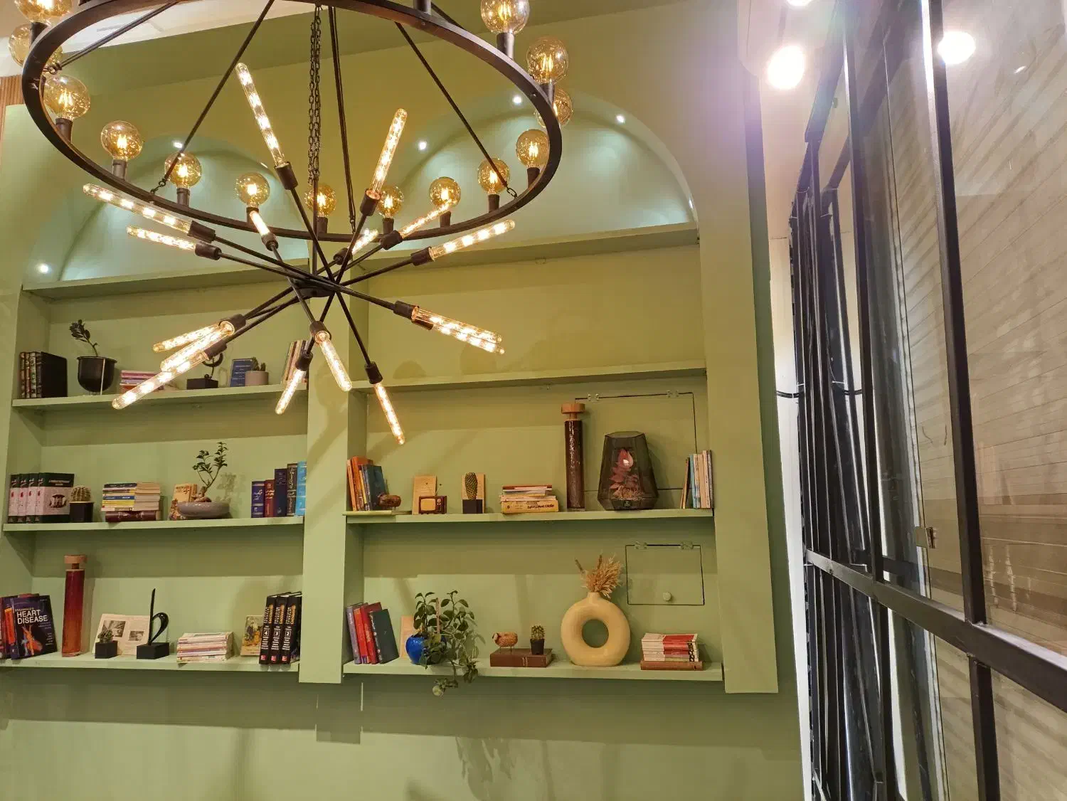 نقاشی ساختمان کناف درب و پنجره|خدمات پیشه و مهارت|شیراز, قدوسی شرقی|دیوار