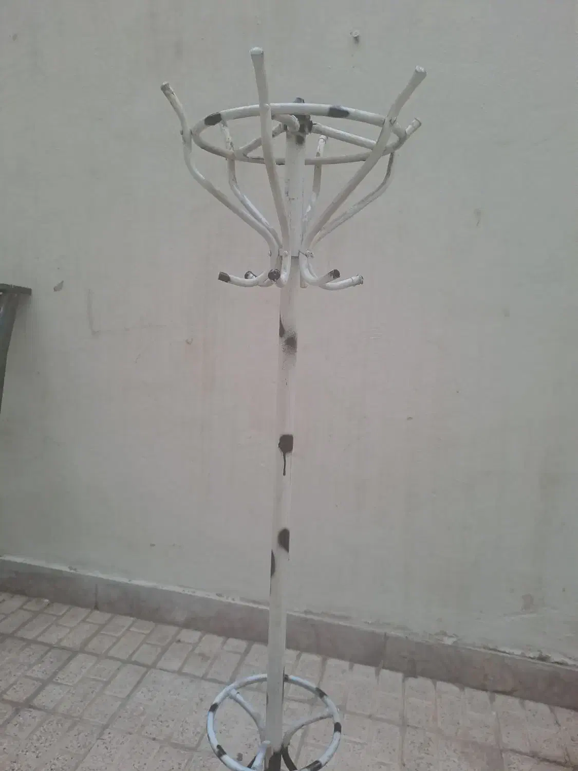 جالباسی ۳ پایه ایستاده|بندرخت و رختآویز|مشهد, کوشش|دیوار