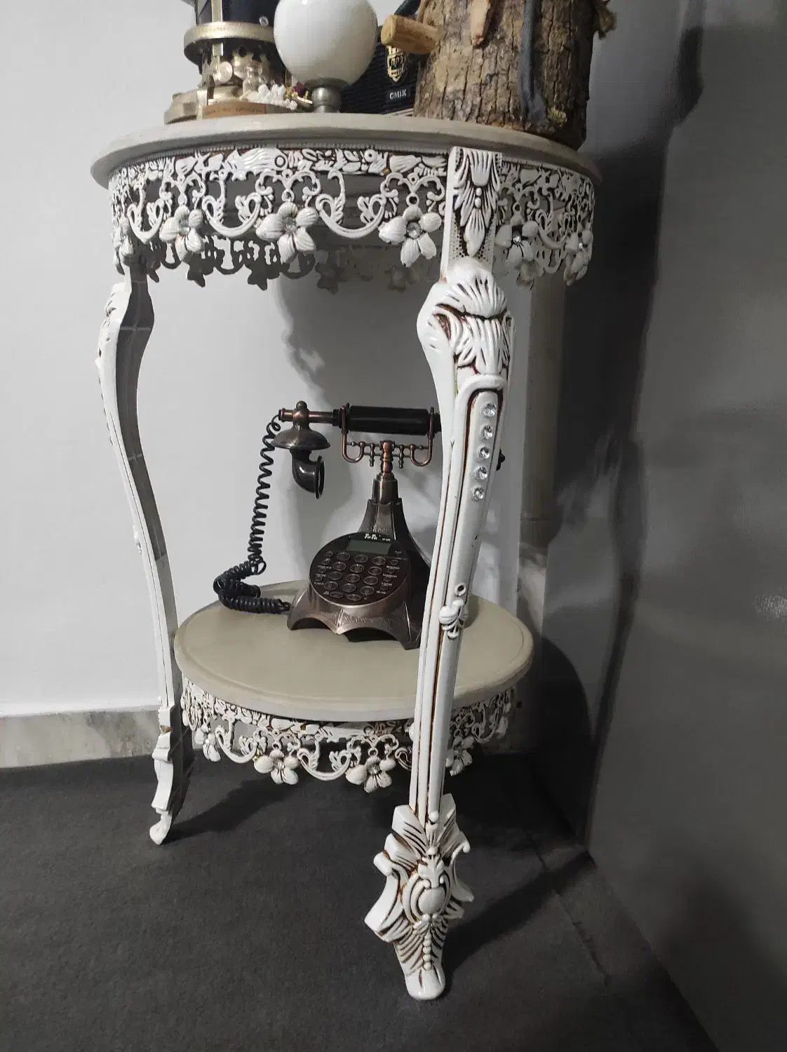 میزتلفن و خاطره|میز تلفن|چالوس, |دیوار