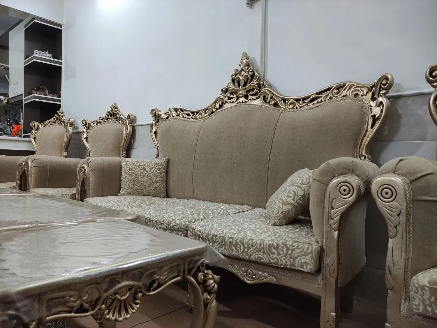 مبل سلطنتی|مبلمان خانگی و میز عسلی|قم, علی آباد سعدگان|دیوار