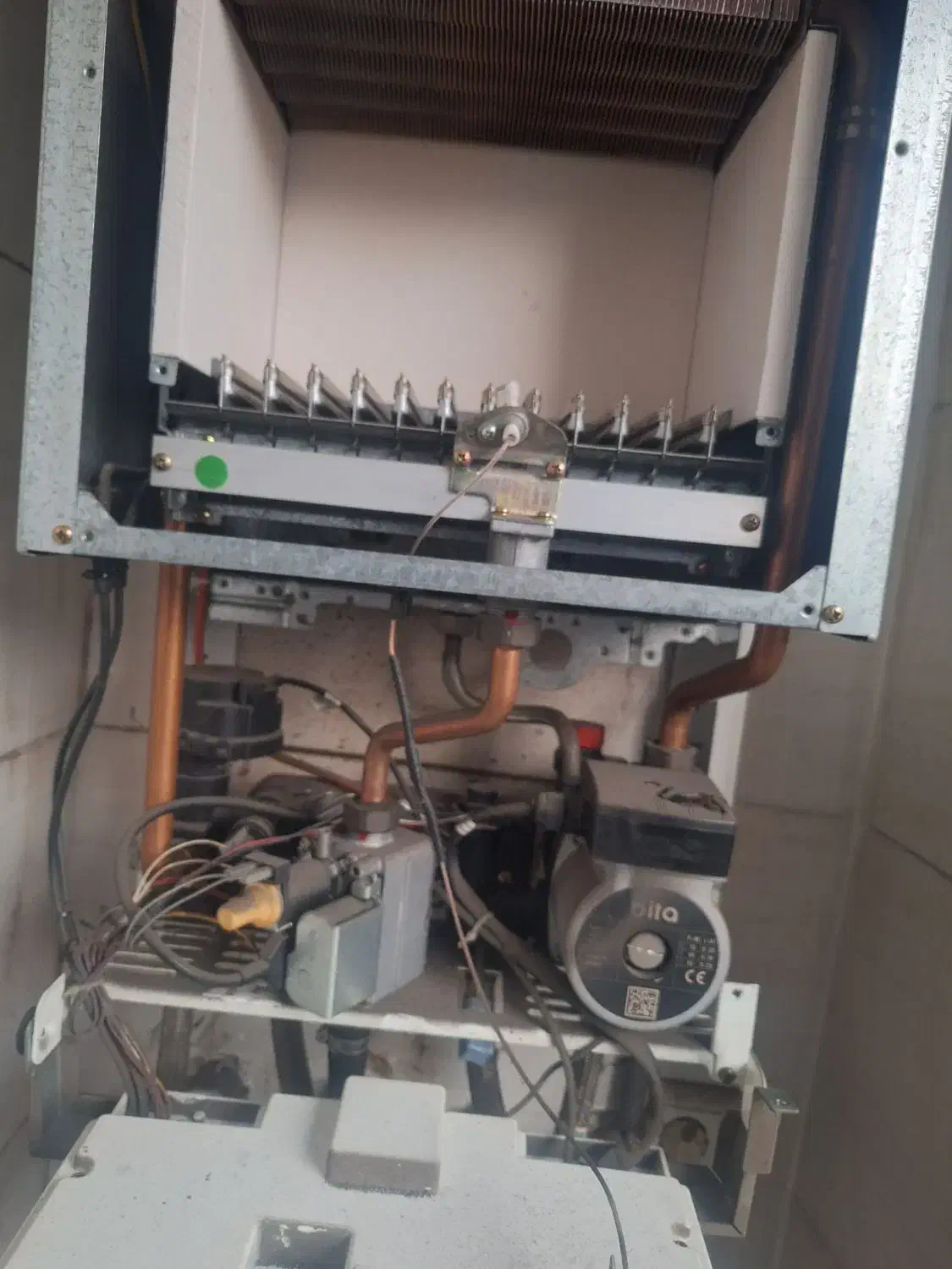 تعمیر آبگرمکن،پکیج دیواری،بخاری،اجاق گاز|خدمات پیشه و مهارت|رشت, آب و برق|دیوار