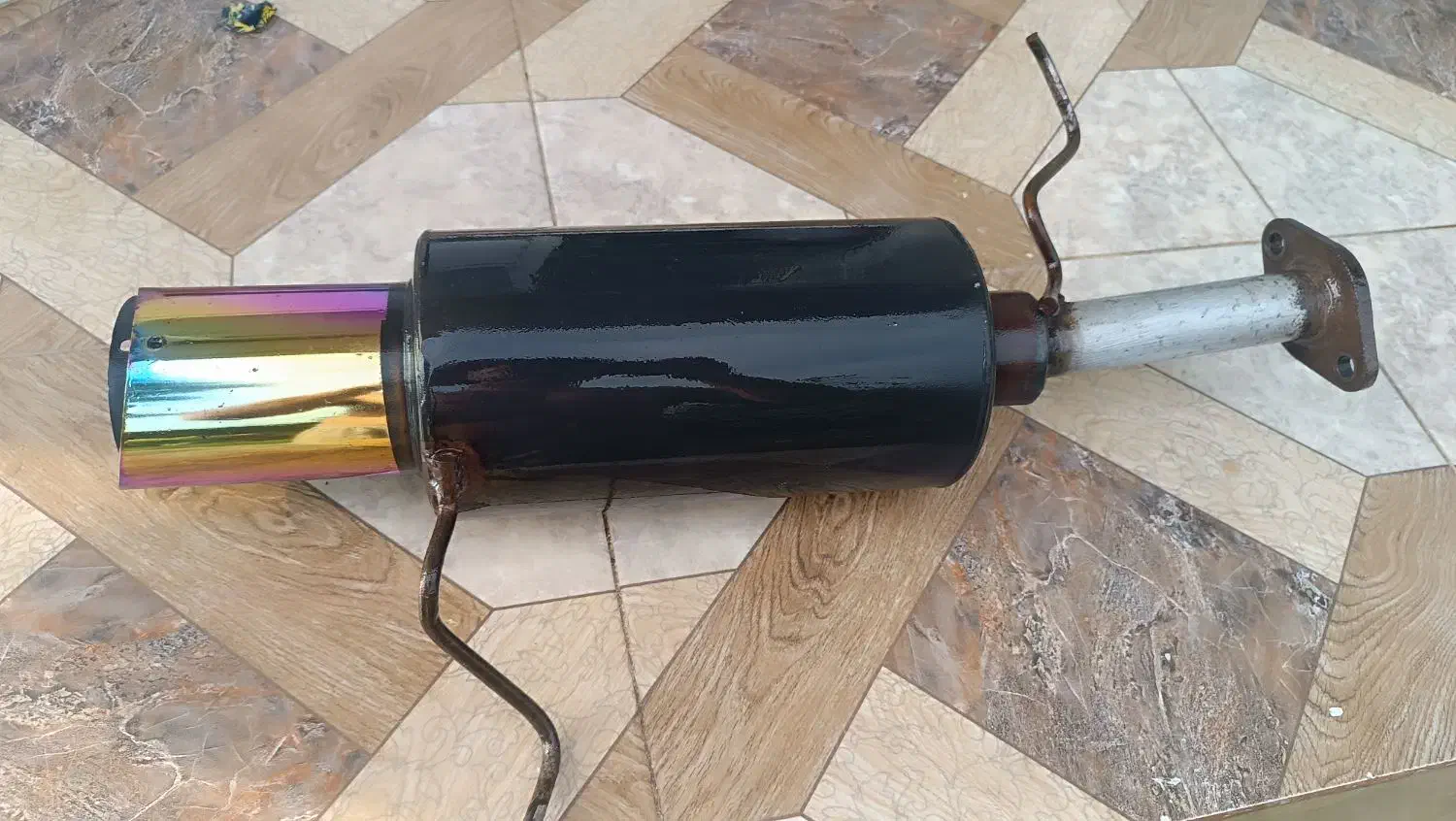 منبع اگزوز هاوارد|قطعات یدکی و لوازم جانبی|هشتگرد, هشتگرد قدیم|دیوار