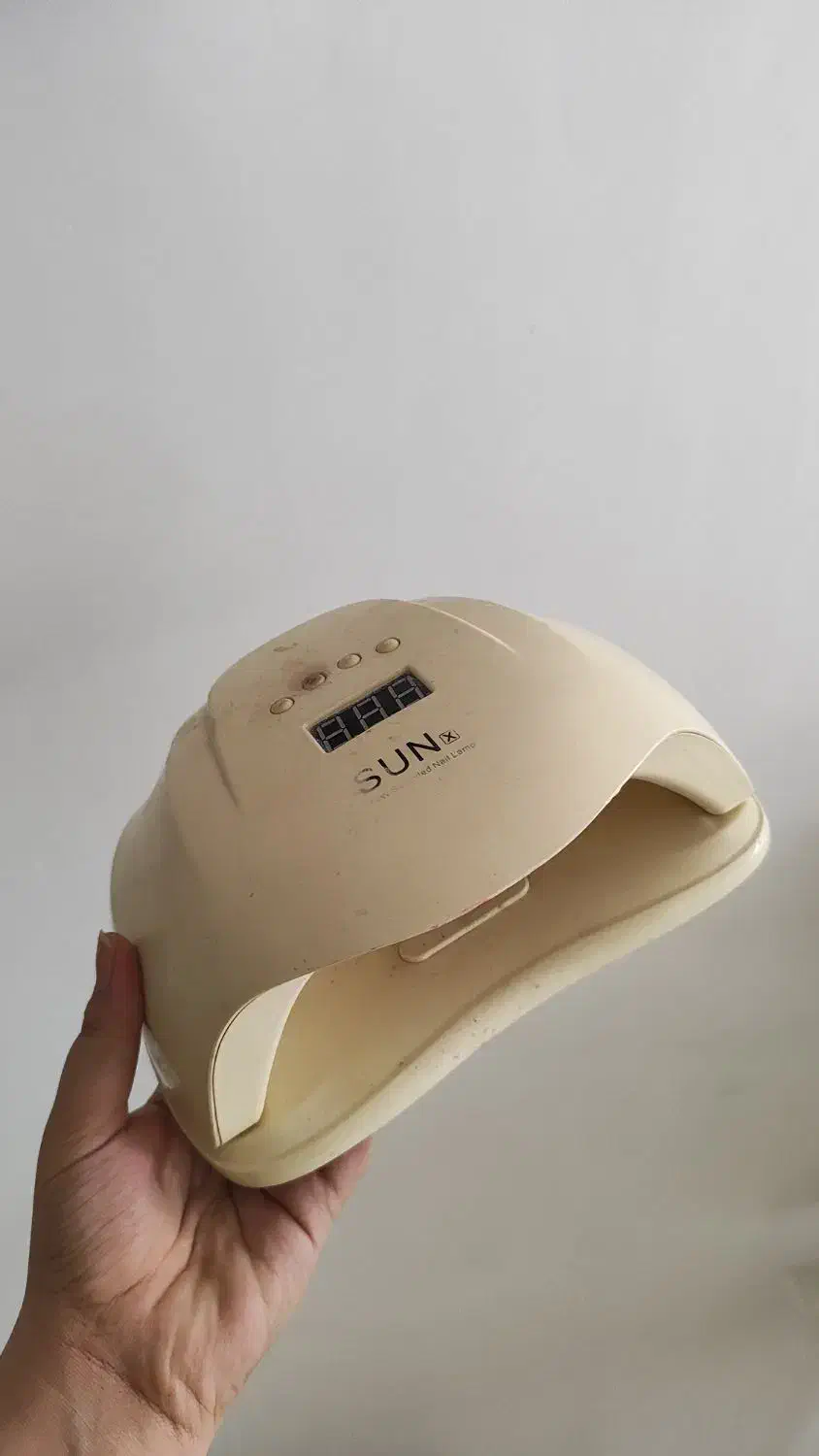 دستگاه استریل/یووی/سوهان برقی/فن/وسایل کاشت ناخن|آرایشگاه و سالن‌های زیبایی|اصفهان, لاله|دیوار