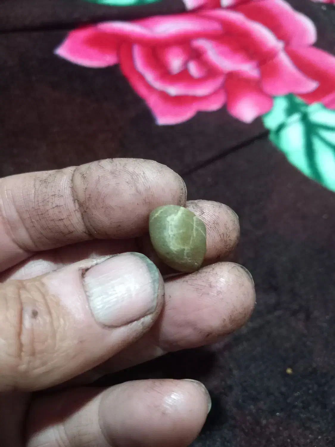 نگین های سنگی با سختی بالا|جواهرات|خاوران, |دیوار