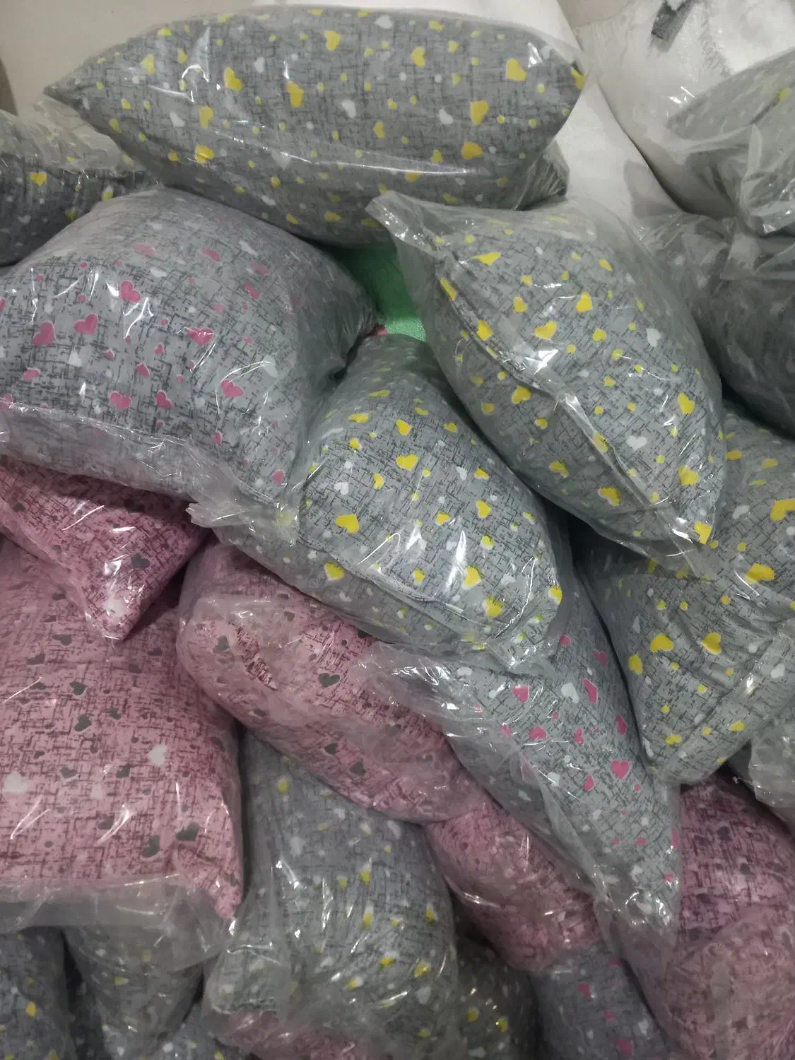 بالش کاور دار الیاف سفید|رختخواب، بالش، پتو|لنجان, |دیوار