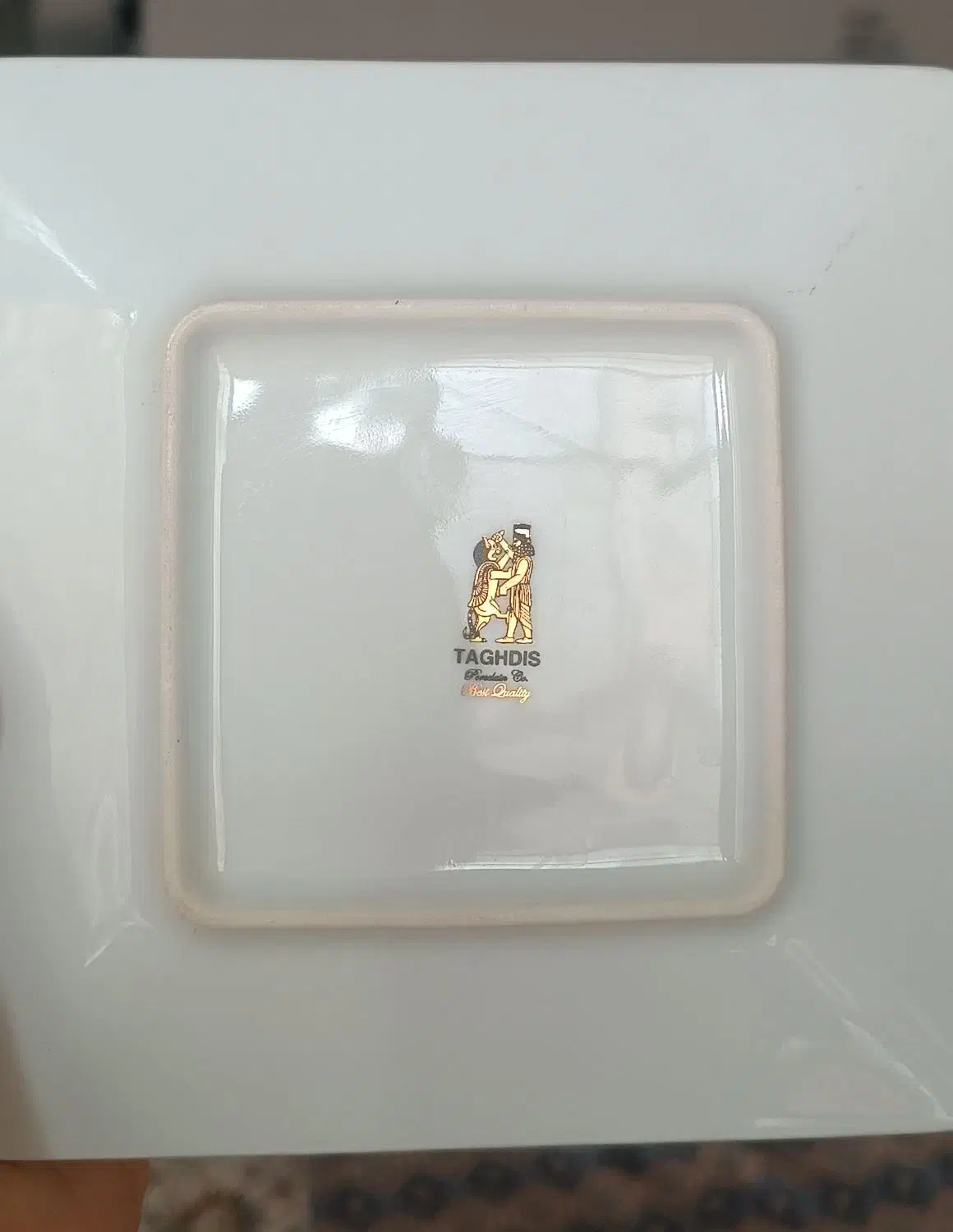 چینی درجه یک گل برجسته|ظروف سرو و پذیرایی|بندر امام خمینی, |دیوار