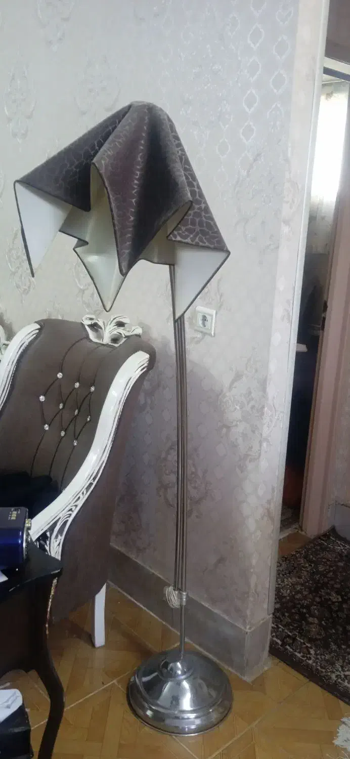 آباژور ظرف شیرینی خوری ساعت و گلدان دکوری|چراغ خواب و آباژور|گلپایگان, |دیوار