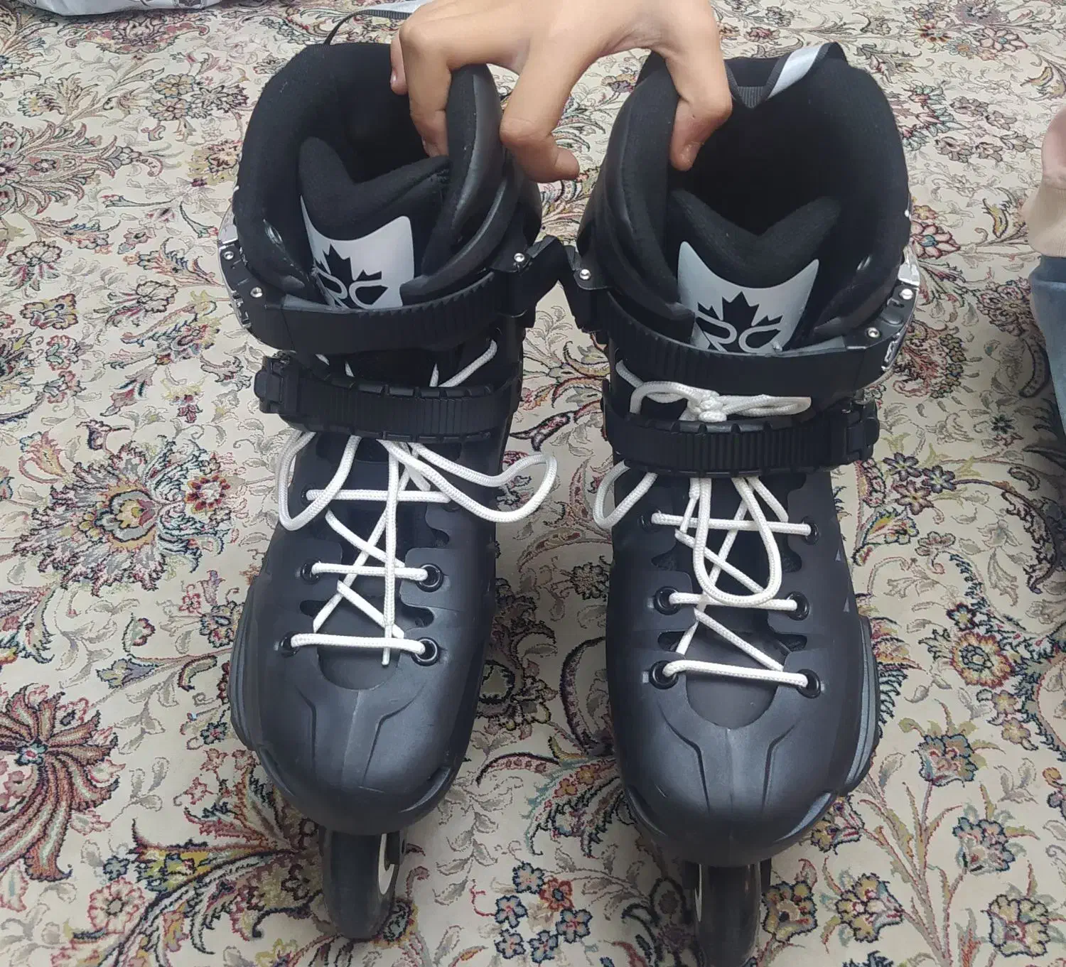 دو جفت کفش اسکیت ..مردونه و زنونه|دوچرخه، اسکیت، اسکوتر|کرج, کوی کارمندان جنوبی|دیوار