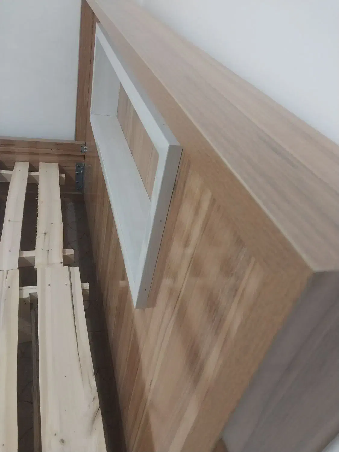 تخت دونفره و یخچال دوقلو|تخت و سرویس خواب|همدان, |دیوار