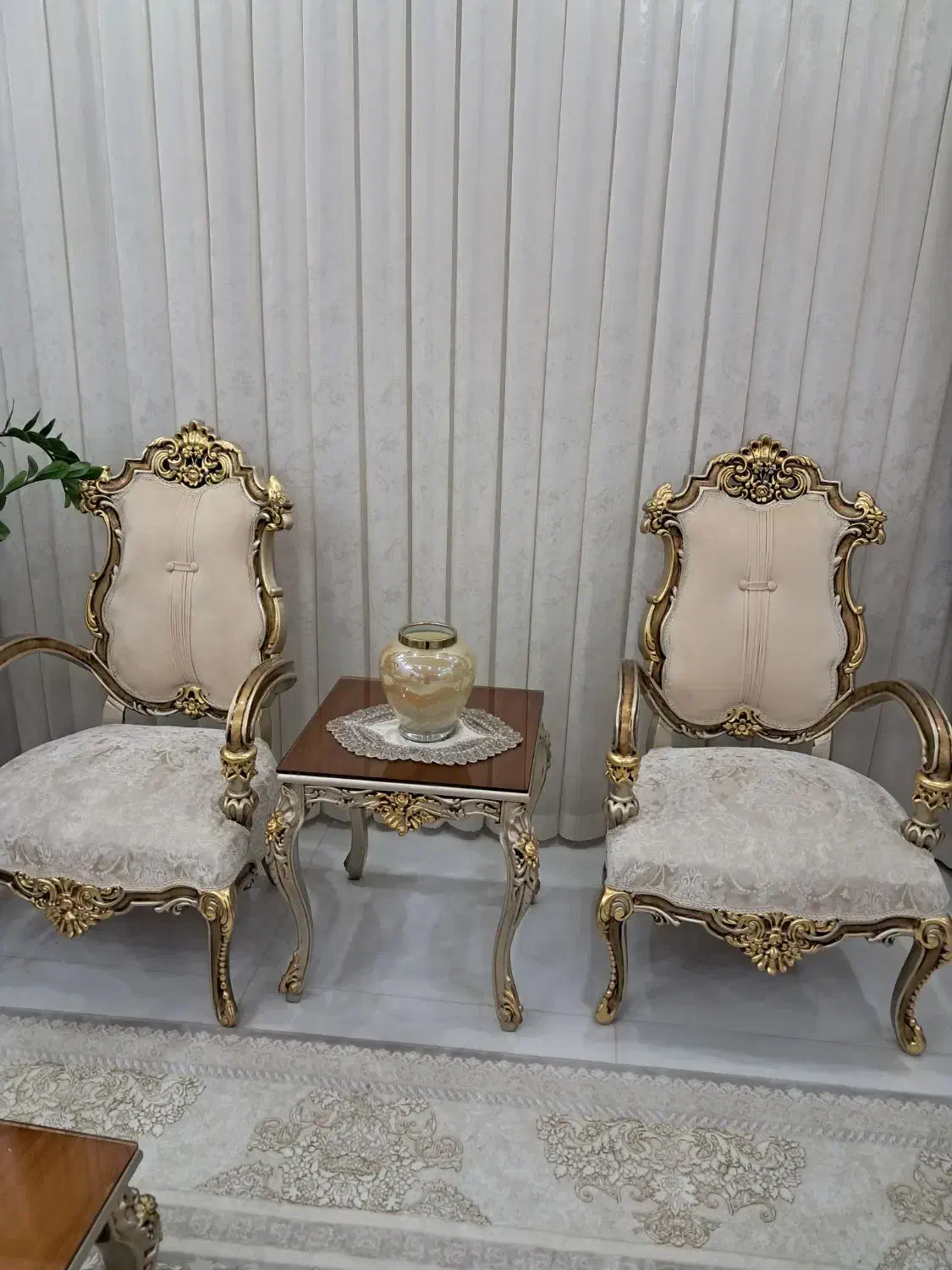 مبل سلطنتی با جلو مبلی و عسلی با غذا خوری ۸ نفره|مبلمان خانگی و میز عسلی|آستارا, |دیوار