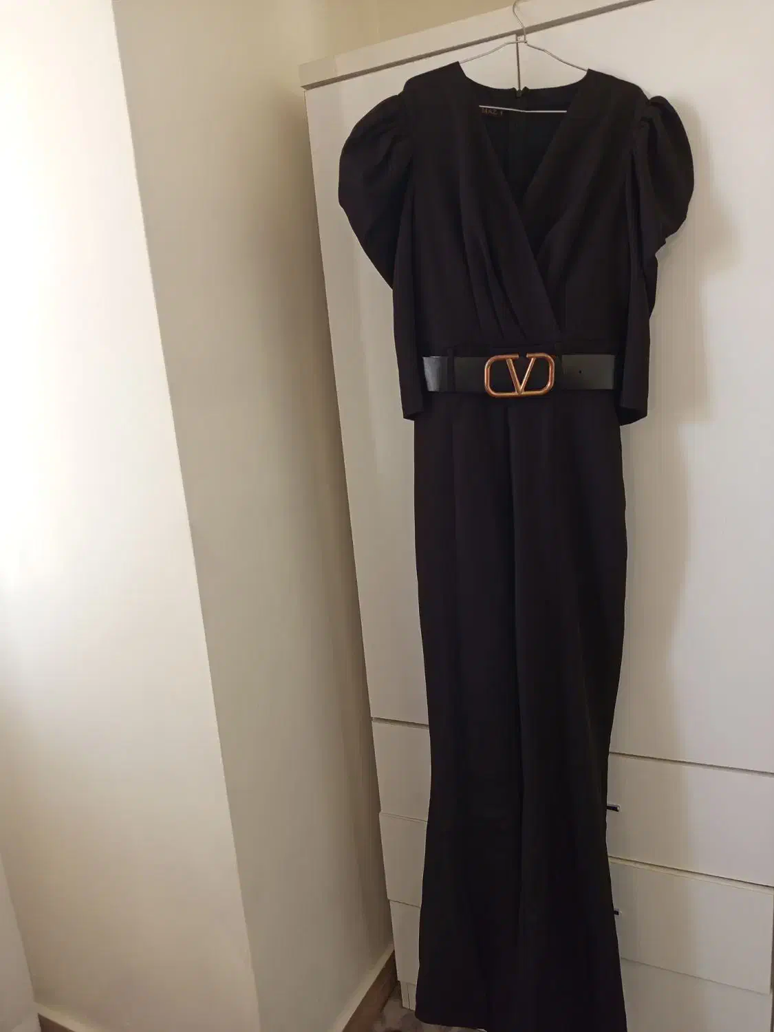 اورال|لباس|ری, ملک‌آباد|دیوار