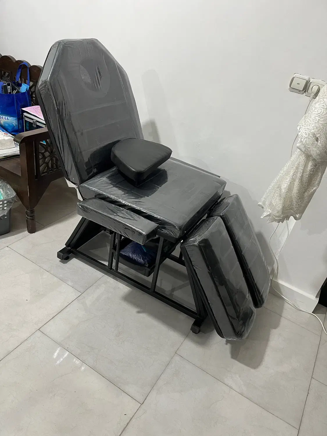 تخت تتو و ماساژ|آرایشگاه و سالن‌های زیبایی|گرگان, |دیوار