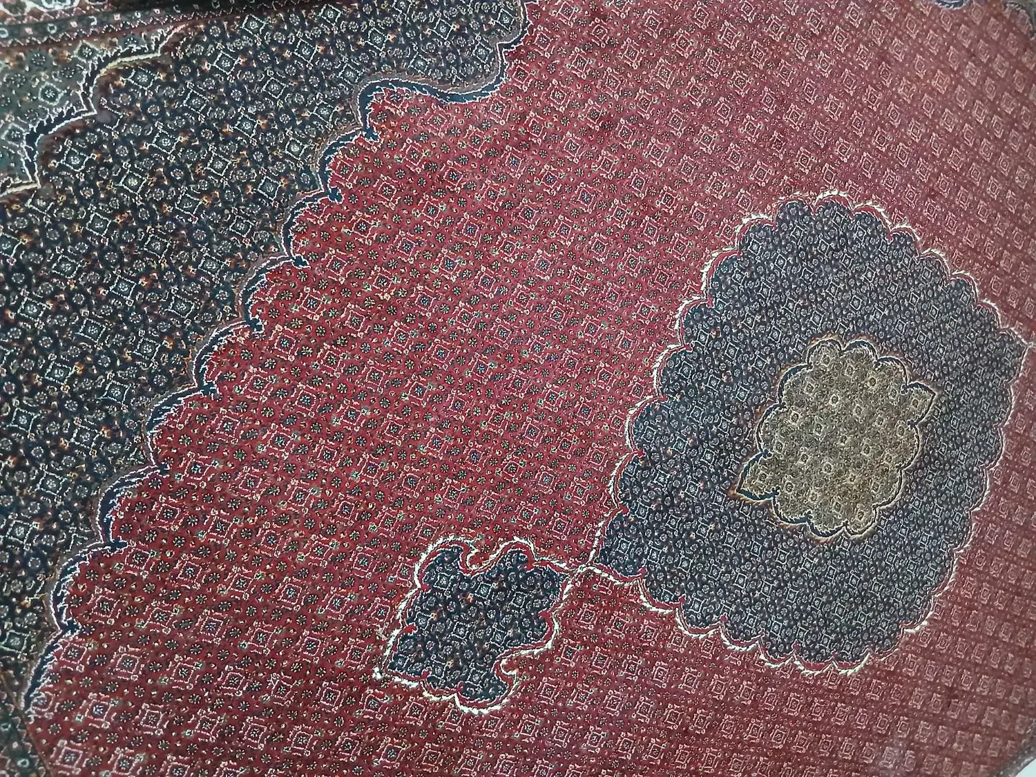 فرش ۹متری دوتومن تخفیفم داره|فرش|رستم‌آباد, |دیوار