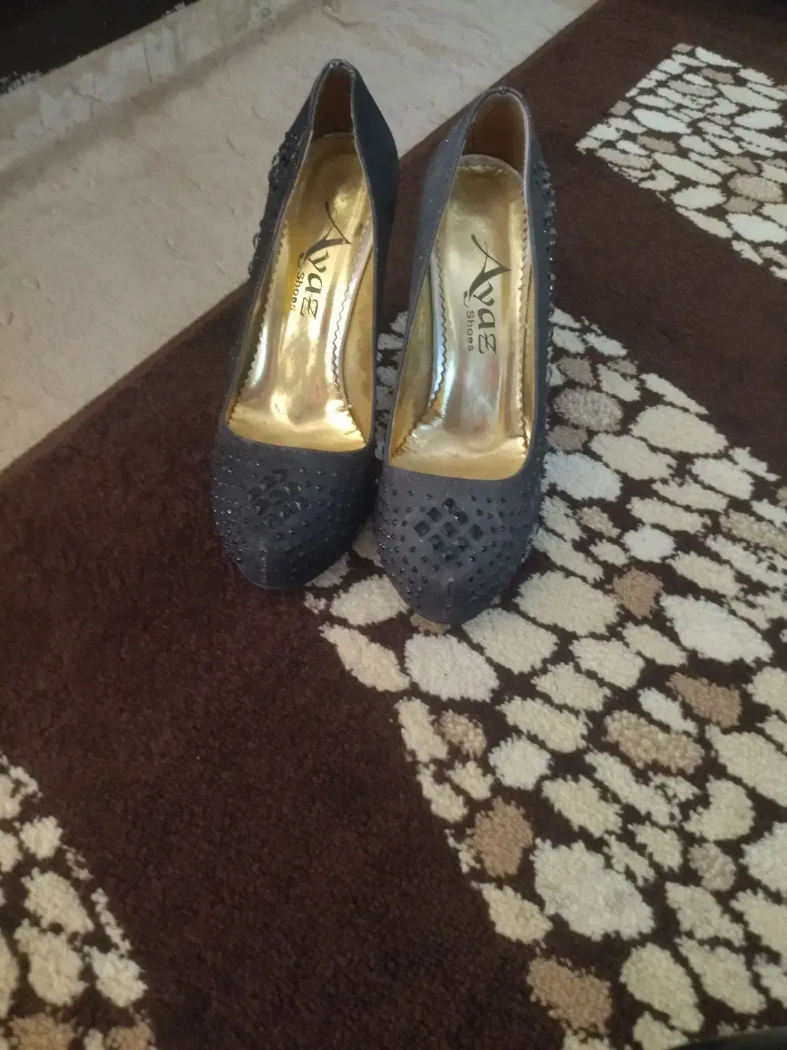 کفش نونو|کیف، کفش، کمربند|بهبهان, |دیوار