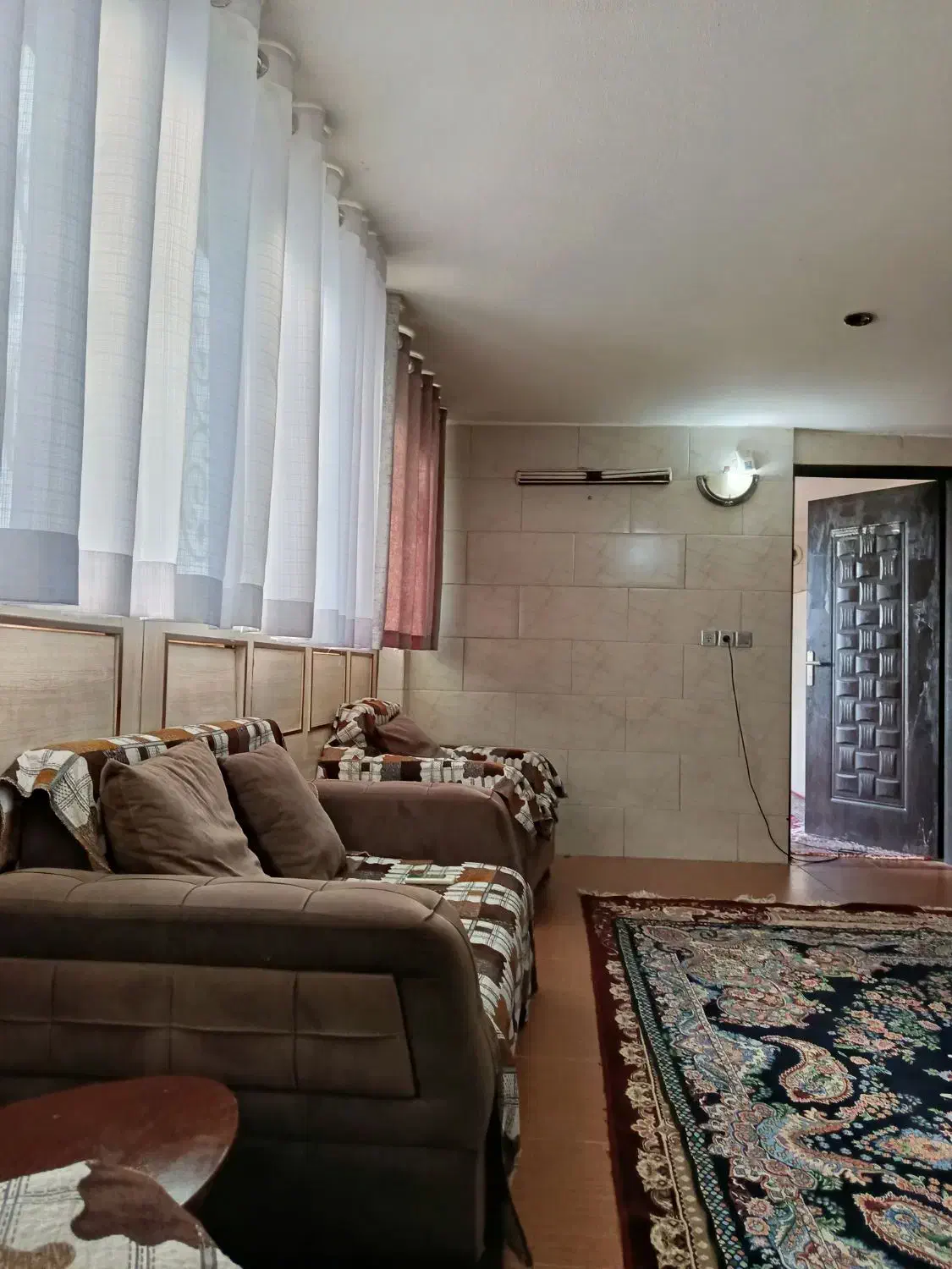 منزل مبله سرداران مرکز شهر|اجارهٔ کوتاه‌مدت آپارتمان و سوئیت|شیراز, ریاستی|دیوار