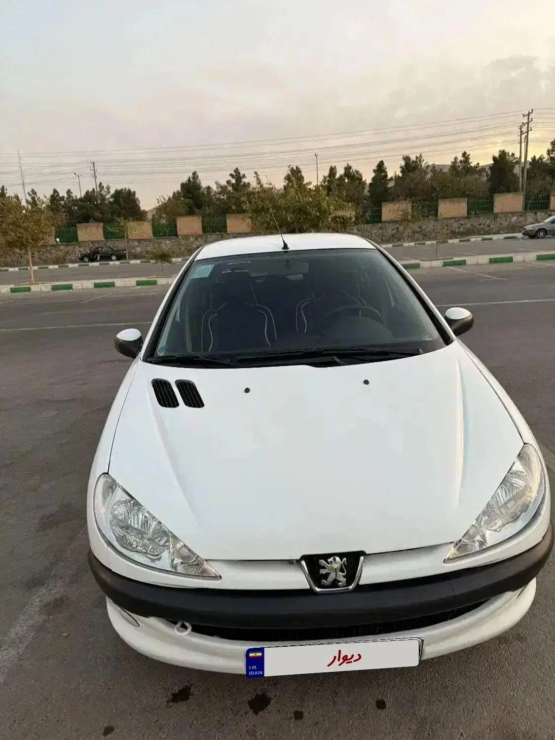 پژو ۲۰۶ تیپ ۵ مدل ۹۸|خودرو سواری و وانت|مشهد, کوه سنگی|دیوار