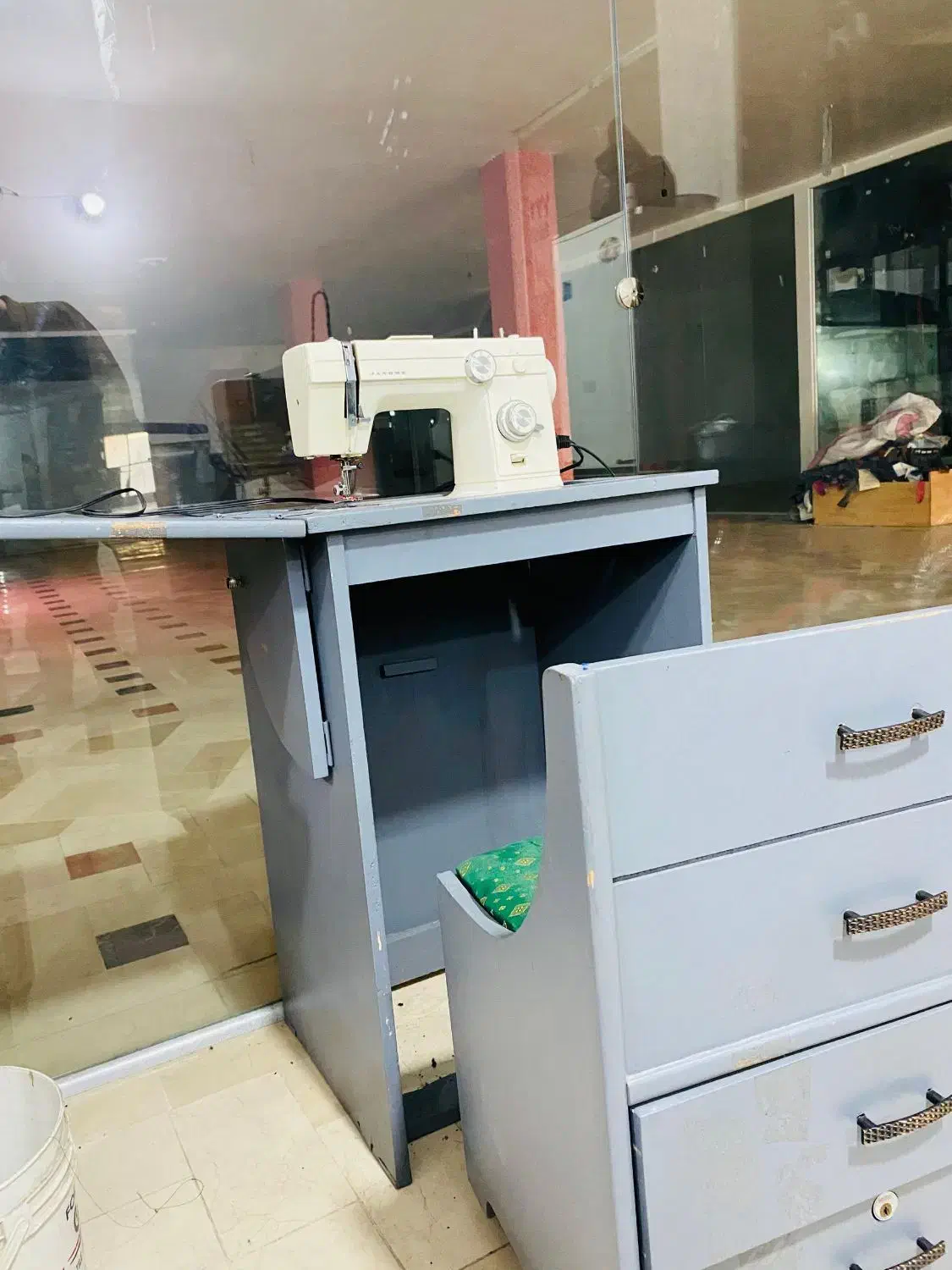 چرخیاطی ژانومه 808|چرخ خیاطی و ریسندگی|بومهن, |دیوار