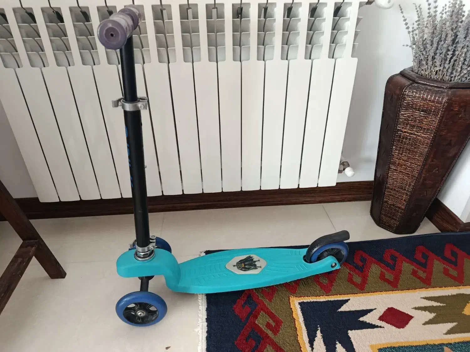 اسکوتر|دوچرخه، اسکیت، اسکوتر|مهاجران, |دیوار