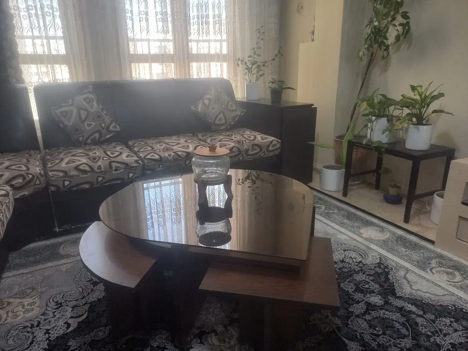 مبلمان ۷ نفره چرمی ،ناهارخوری ۶ نفره چوب و شیشه|مبلمان خانگی و میز عسلی|ساوه, |دیوار