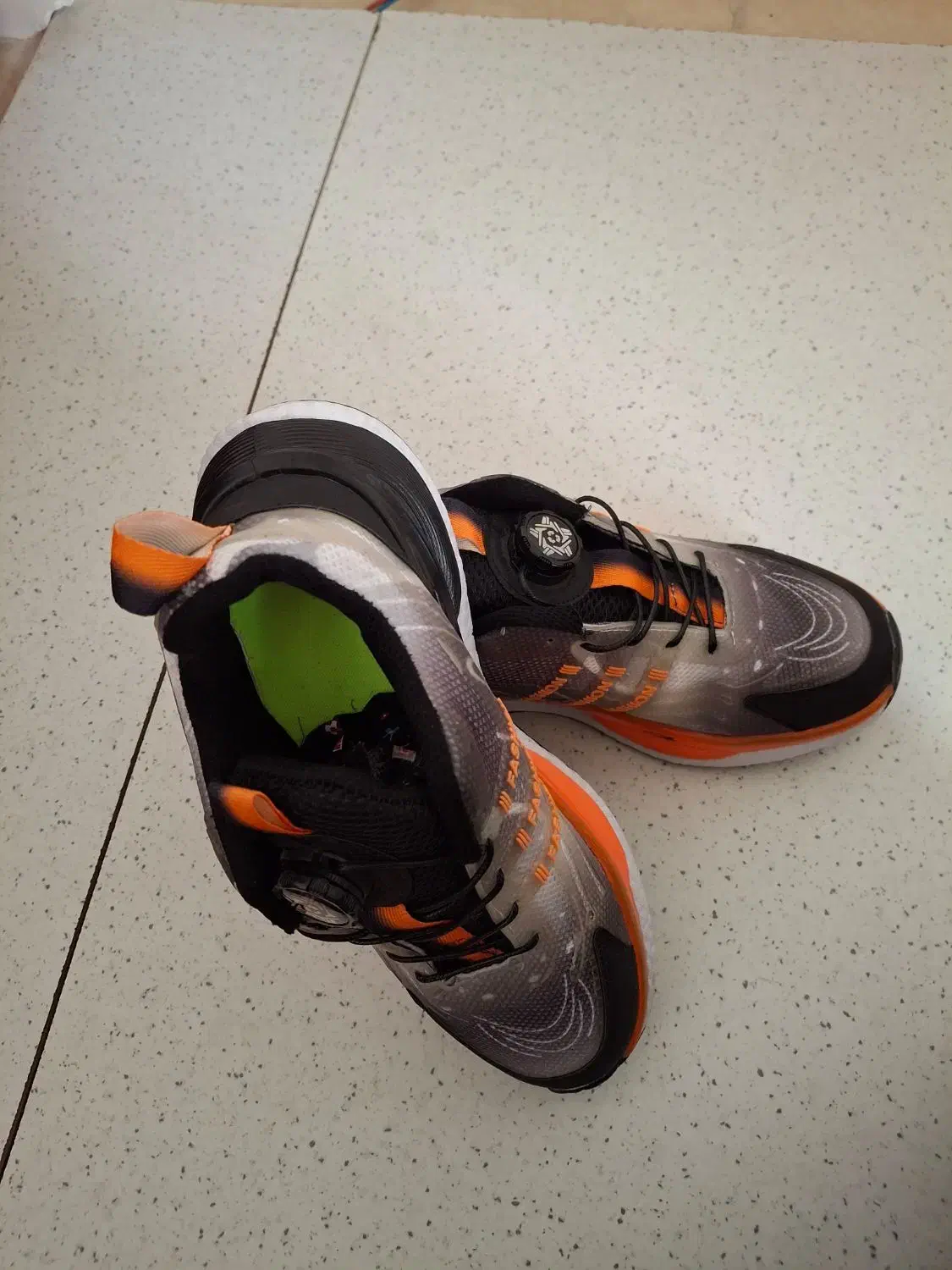 کتانی سایز ۴۲ نو|کیف، کفش، کمربند|رشت, سلیمانداراب|دیوار