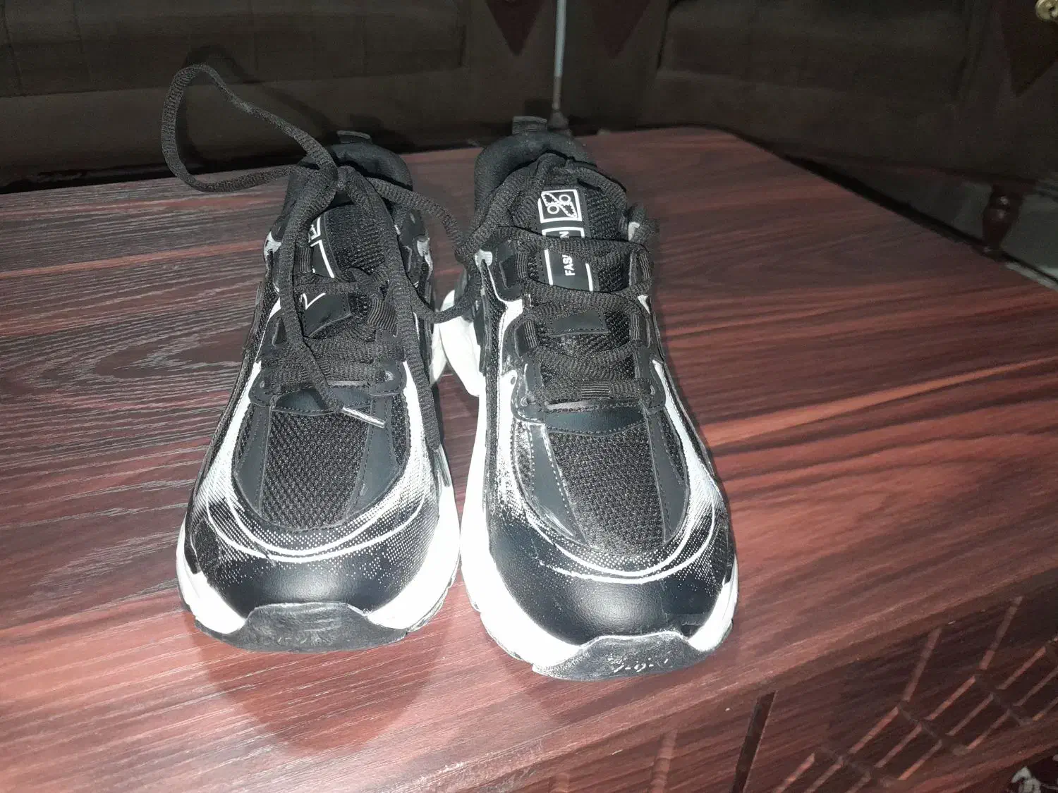 فروش ۲جفت کتونی بچگانه|کیف، کفش، کمربند|اندیشه, اندیشه فاز ۱|دیوار