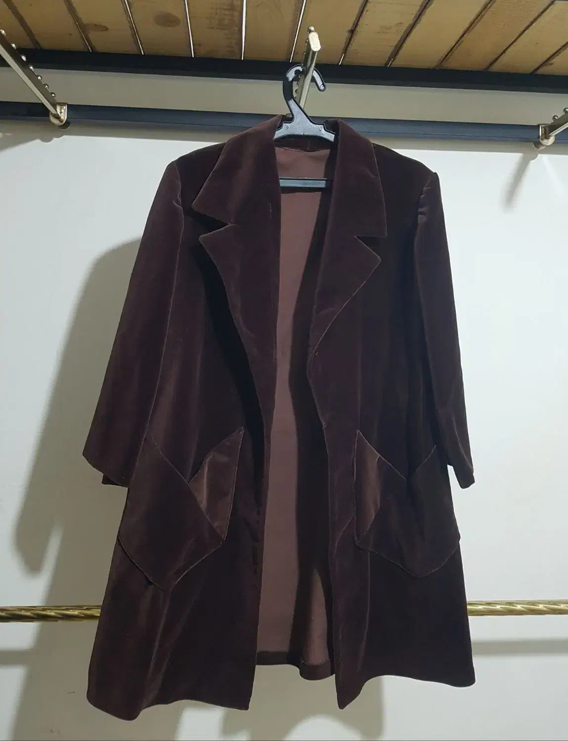 لباس در حد نو|لباس|فولادشهر, C5|دیوار