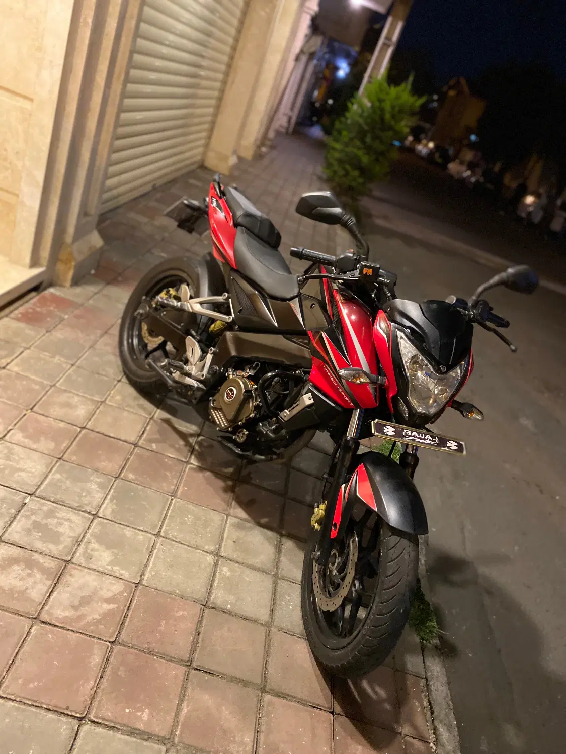 Ns200|موتورسیکلت|رشت, پل تالشان|دیوار