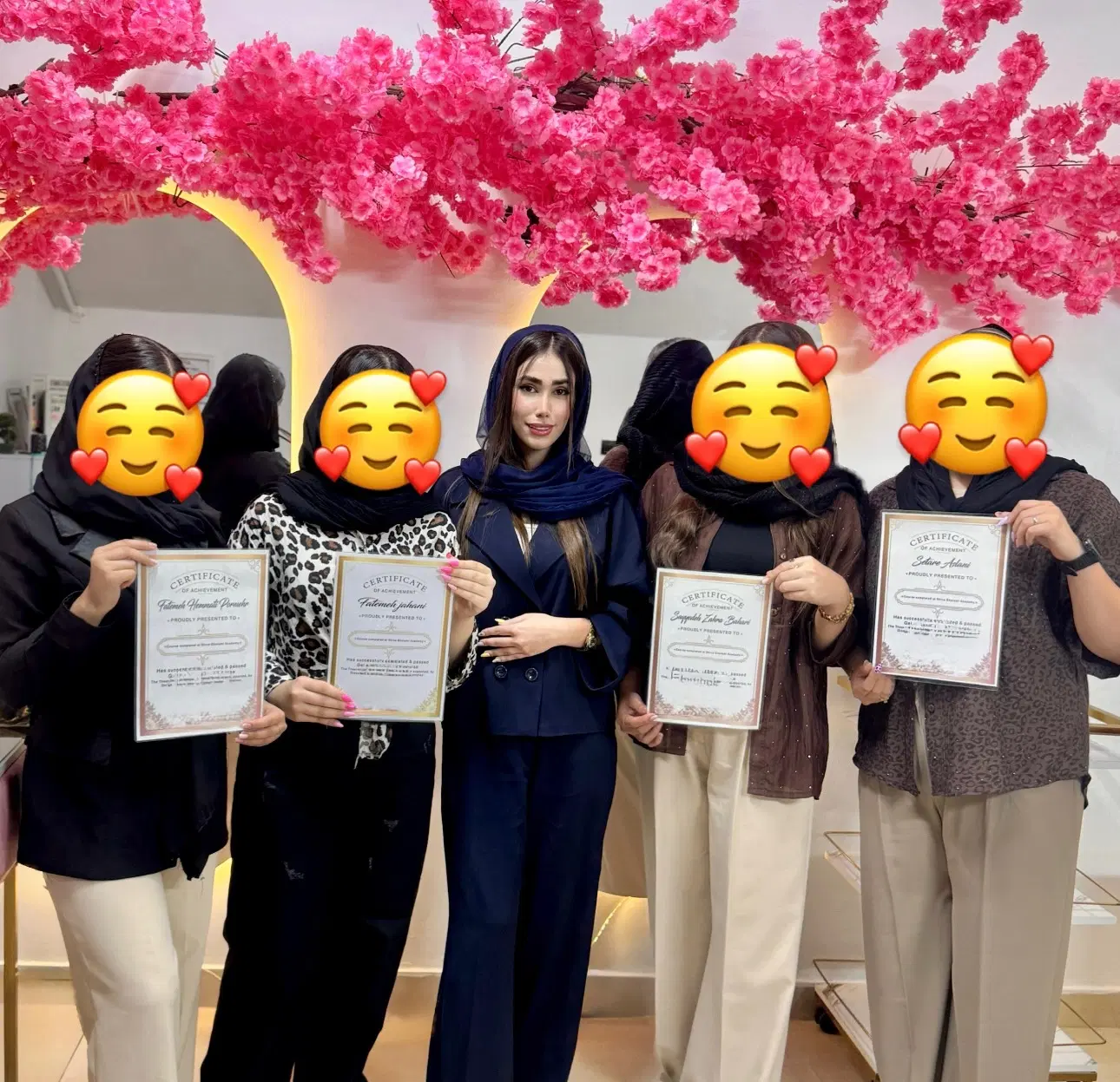 آموزش کاشت ناخن با بهترین قیمت در سبزه میدان|خدمات زیبایی و سلامت|رشت, لاکانی|دیوار