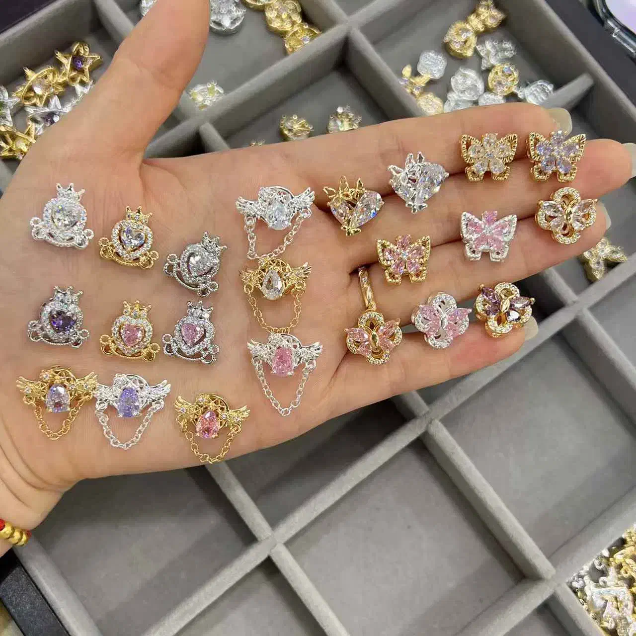 منشی خانم (مدیر داخلی واحد طلا)|استخدام اداری و مدیریت|تهران, بازار|دیوار