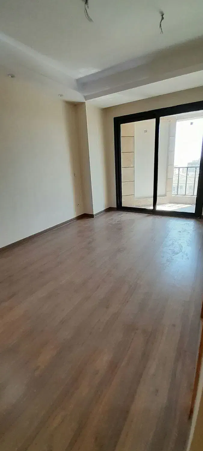 ۱۵۵متر ۳خواب ۲پارکینگ نوساز مشاعات آبی سازه هوشمند