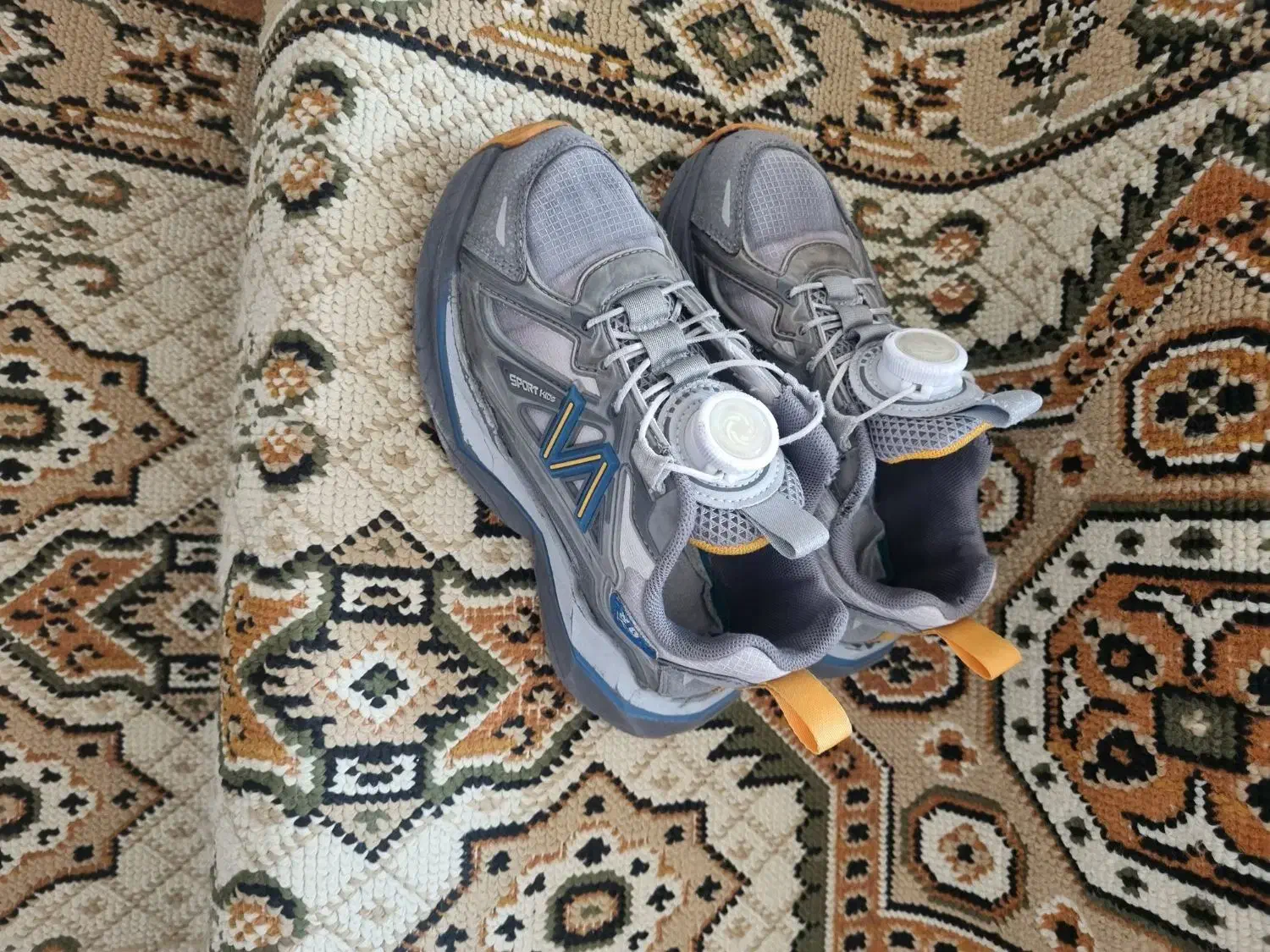 کفش مارک بچگانه ۳ ملیونی ب قیمت ۵۰۰|کیف، کفش، کمربند|تبریز, |دیوار