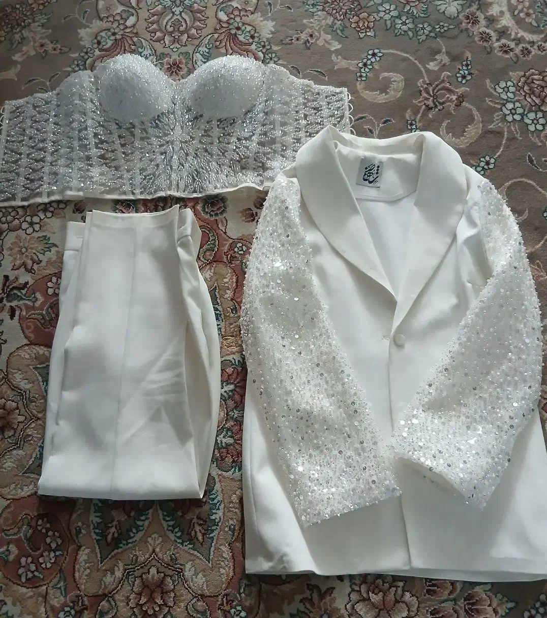 کت شلوار و تاپلکس|لباس|اسفراین, |دیوار