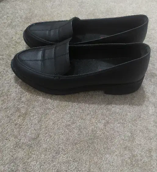 کفش زنانه شیک|کیف، کفش، کمربند|لاهیجان, شیشه گران|دیوار