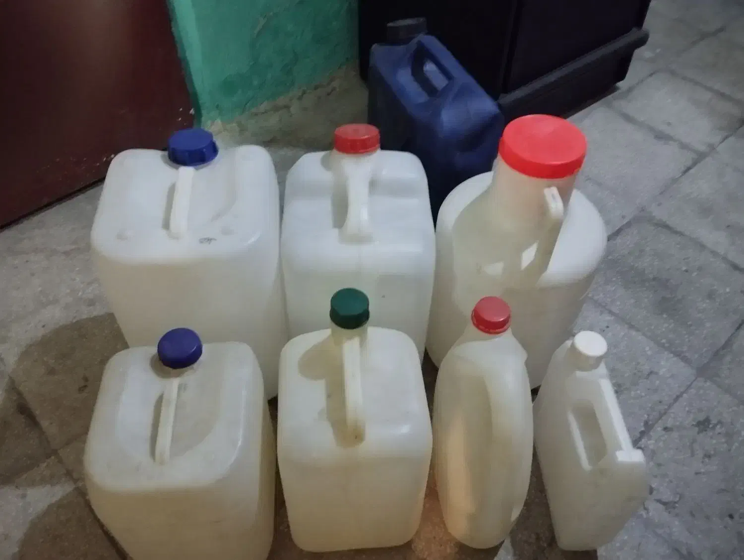 گالن ۲۰ لیتری و ده لیتری آب|ظروف نگهدارنده، پلاستیکی، یک‌بارمصرف|تهران, مجیدیه|دیوار