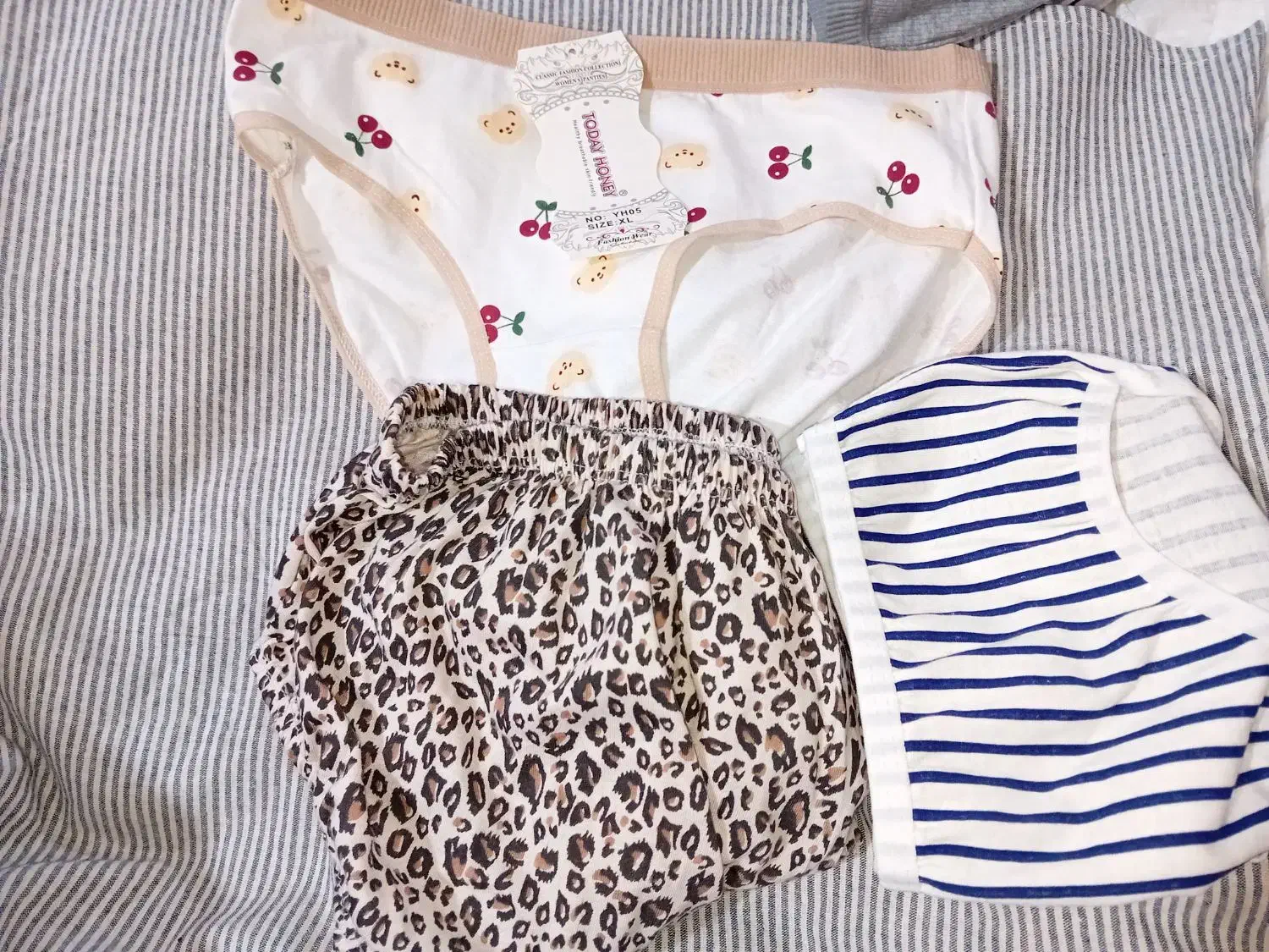 انواع لباس|لباس|دورود, |دیوار