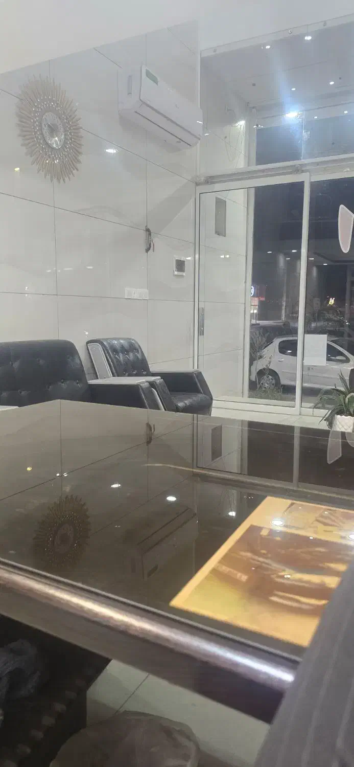 ادمین حضوری|استخدام هنری و رسانه|یزد, |دیوار