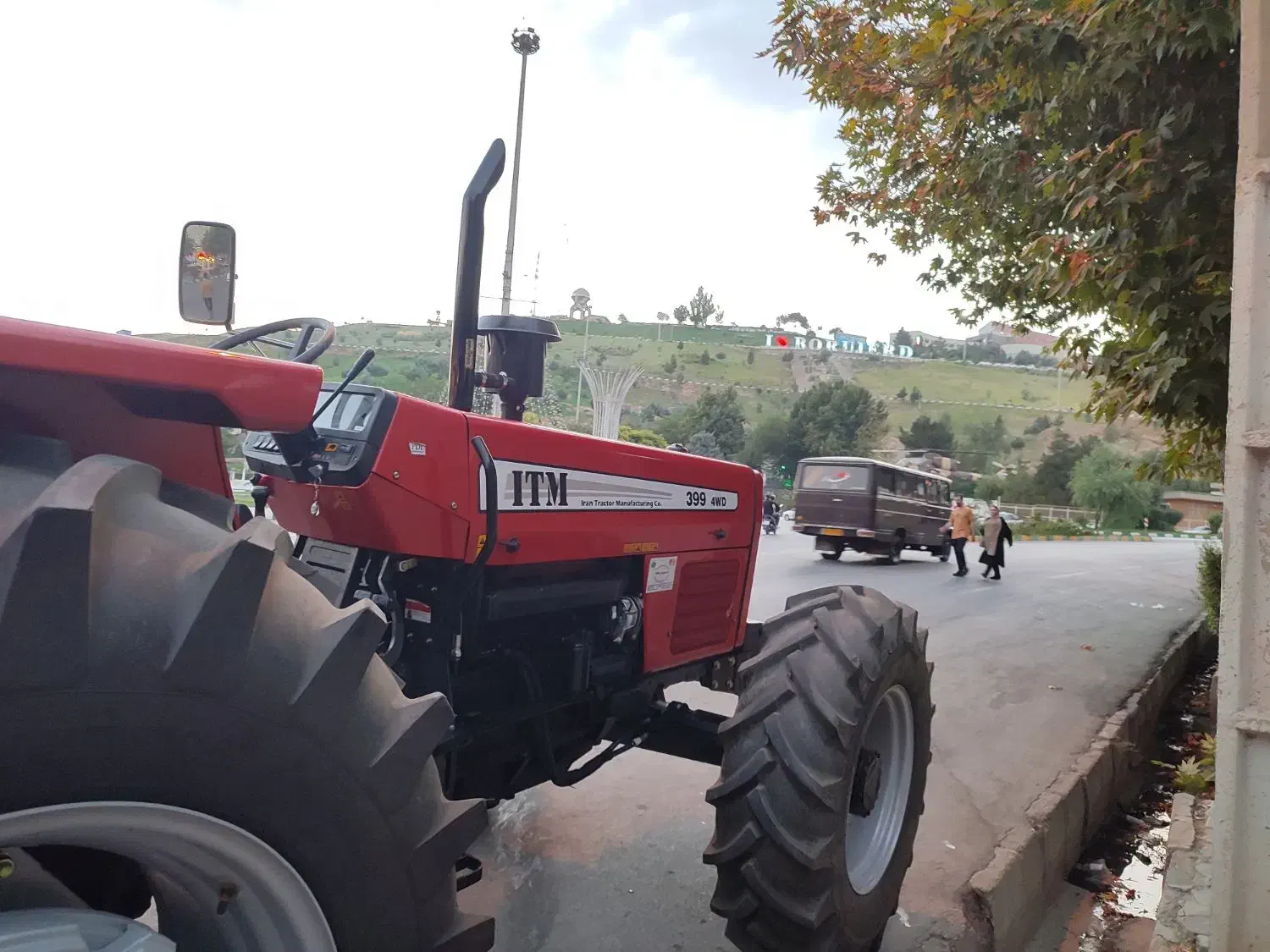 تراکتور 399 در حد 1402|خودرو سنگین|بروجرد, |دیوار