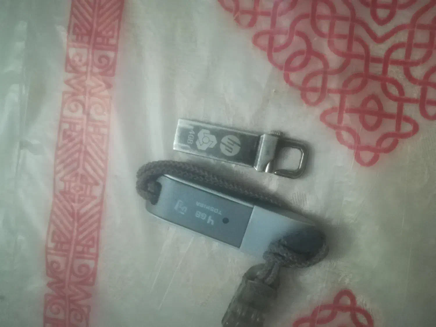 دوعدد فلش 4 گیگ|لوازم جانبی موبایل و تبلت|تهران, نیروی هوایی (پیروزی)|دیوار