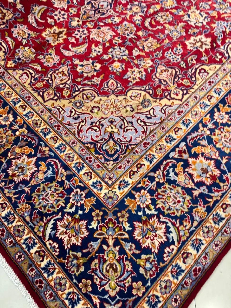 ۱۲ متری دستباف اصفهان قرمز گوشتدار زیر قیمت بازار|فرش|تهران, یوسفآباد|دیوار