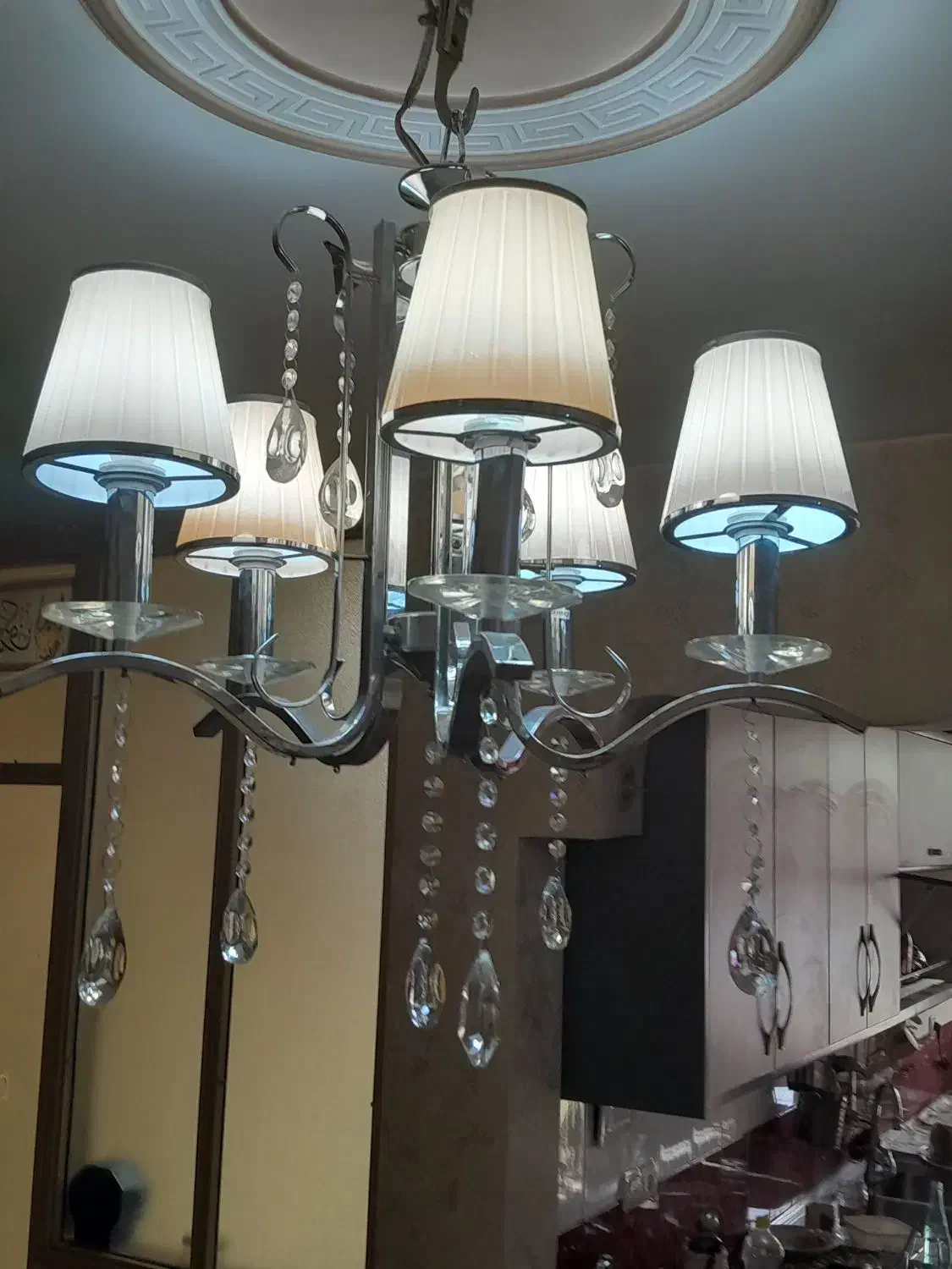 لوستر پنج شاخه .کاملا سالم|لوستر و چراغ آویز|پاکدشت, پاکدشت (مامازند)|دیوار