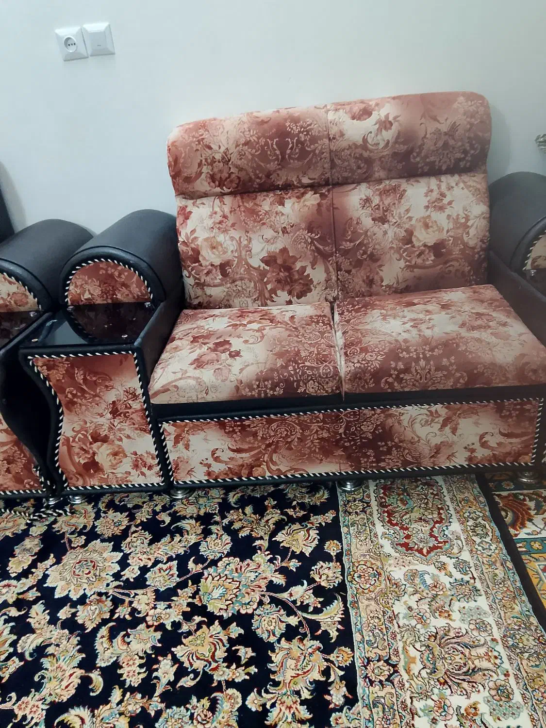 مبل|مبلمان خانگی و میز عسلی|نیشابور, گنبد سبز|دیوار