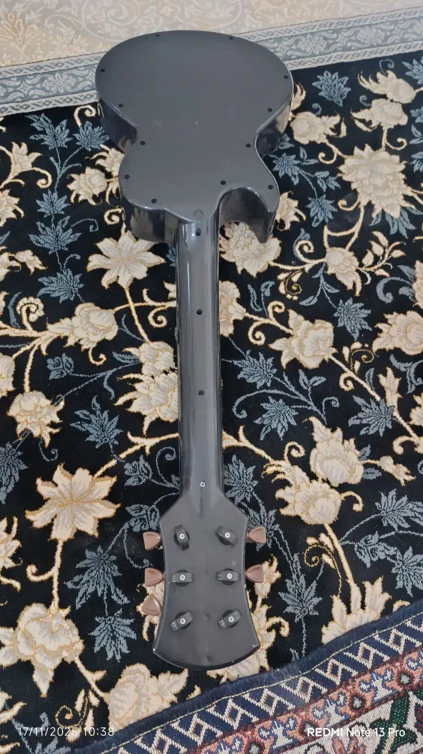 گیتار مخصوص نو جوان و جوان|گیتار، بیس، امپلیفایر|گرمسار, |دیوار